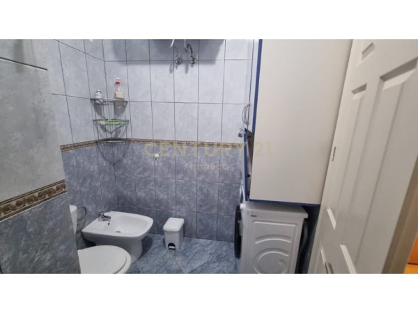 Tirane, jepet me qera apartament 2+1 Kati 3, 79 m² 700 € (Rr. Mihal Grameno , Kompleksi Grand)