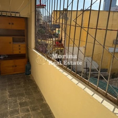Tirane, jepet me qera apartament 1+1 Kati 2, 50 m² 380 € (Rruga Siri Kodra)