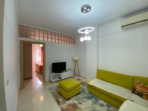 Tirane, shitet apartament 2+1 Kati 2, 77 m² 