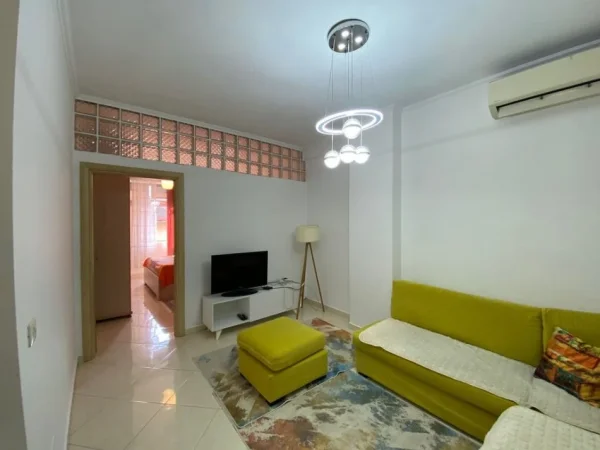 Tirane, shitet apartament 2+1 Kati 2, 77 m² 