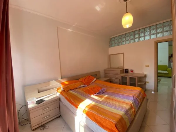 Tirane, shitet apartament 2+1 Kati 2, 77 m² 