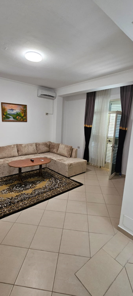 Tirane, jepet me qera apartament 1+1 Kati 2, 60 m² 450 € (vilat gjermane)