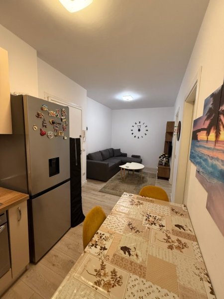 Tirane, shitet apartament 1+1 Kati 6, 42 m² 83.000 € (rruga 5 maj)