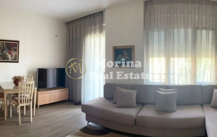 Tirane, jepet me qera apartament 2+1+Ballkon Kati 5, 75 m² 750 € (Rruga Myslym Shyri)