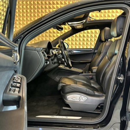 Tirane, shes SUV SHITET OKAZION Porsche Macan 3.0 benzin 345 CV Benzin, e zeze automatik Klima 147 km 22.900 €