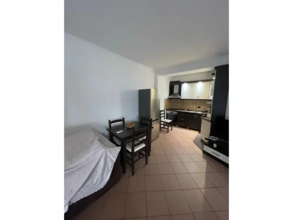 Tirane, jepet me qera apartament 2+1 Kati 2, 84 m² 700 € 