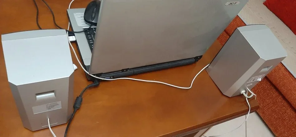 Delvine, shes Laptop Acer Aspire 3000