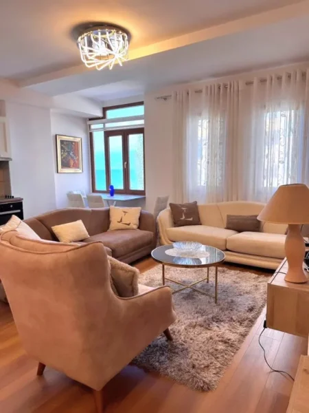 Pogradec, shitet 1+1 , 75 m² 110.000 € (pogradec)