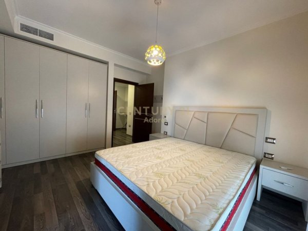 Tirane, jepet me qera apartament 2+1 Kati 3, 111 m² 1.400 € (Rruga e Kosovareve)