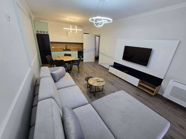 Tirane, jepet me qera apartament 2+1 Kati 5, 110 m² 650 € (Rruga Hamdi Pepo, Selitë)