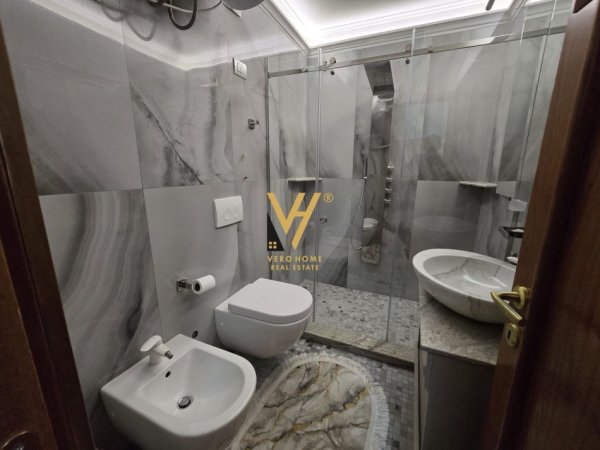 Tirane, shitet apartament 4+1+Ballkon Kati 0, 220 m² 600.000 € (BULEVARDI ZOGU I PARË-)