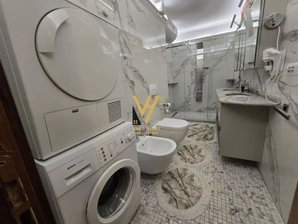 Tirane, shitet apartament 4+1+Ballkon Kati 0, 220 m² 600.000 € (BULEVARDI ZOGU I PARË-)