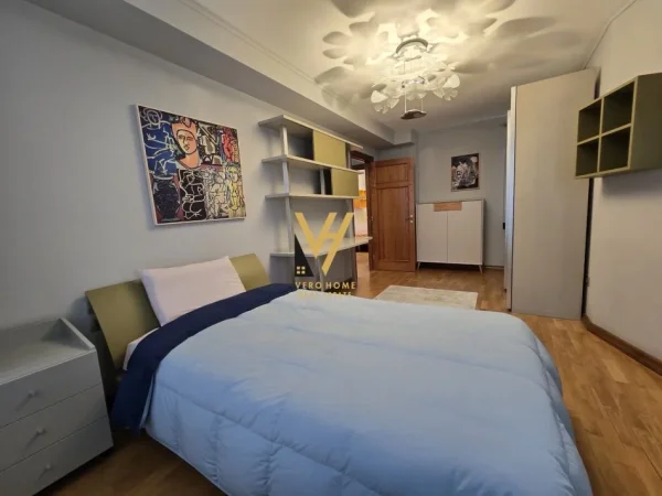 Tirane, shitet apartament 4+1+Ballkon Kati 0, 220 m² 600.000 € (BULEVARDI ZOGU I PARË-)