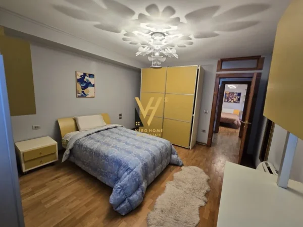 Tirane, shitet apartament 4+1+Ballkon Kati 0, 220 m² 600.000 € (BULEVARDI ZOGU I PARË-)