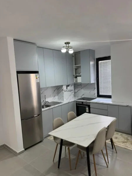 Tirane, jepet me qera apartament 1+1 Kati 7, 73 m² 500 € (ASTIR)