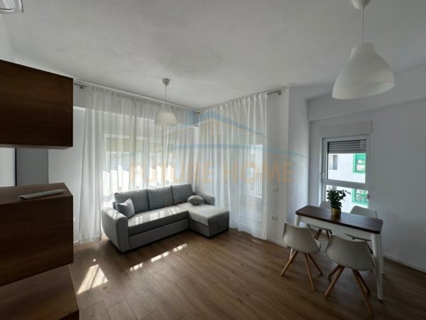 Tirane, jepet me qera apartament 1+1 Kati 6, 52 m² 450 € (Ali Demi,Kompleksi Kaimi)