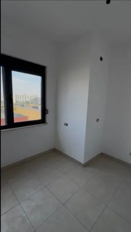 Tirane, shitet apartament 1+1 Kati 2, 92.000 € 