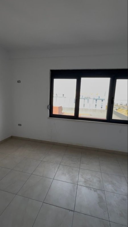 Tirane, shitet apartament 1+1 Kati 2, 92.000 € 