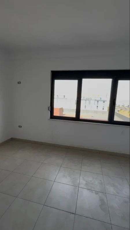 Tirane, shitet apartament 1+1 Kati 2, 92.000 € 