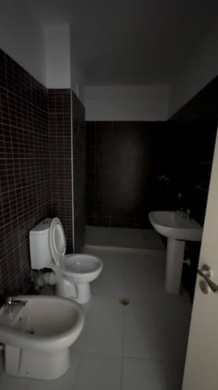 Tirane, shitet apartament 1+1 Kati 2, 92.000 € 