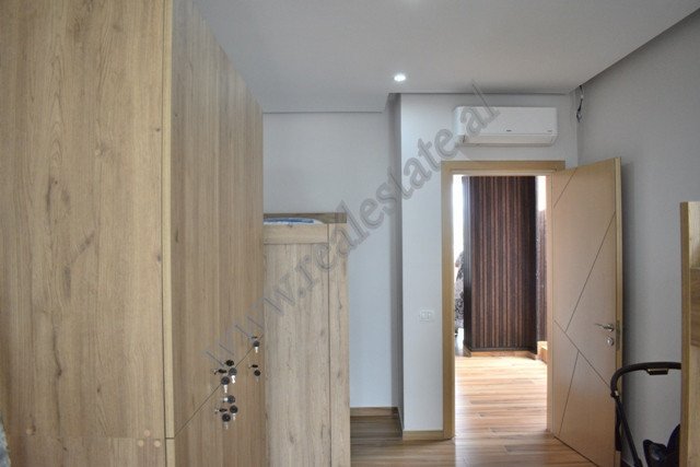 Tirane, jap me qera apartament 5+1+Aneks+Ballkon , 1500 €