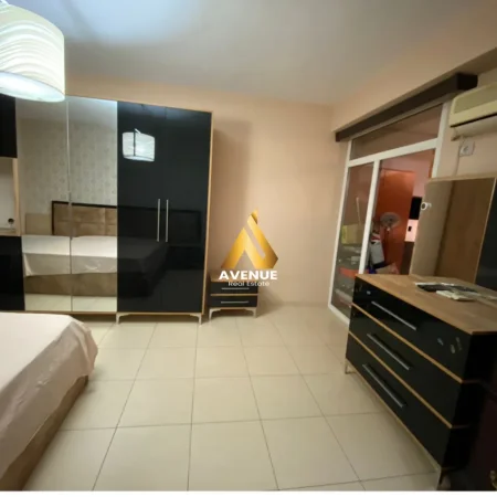 Tirane, jepet me qera apartament 2+1+Ballkon Kati 5, 90 m² 600 € (SIRI KODRA)