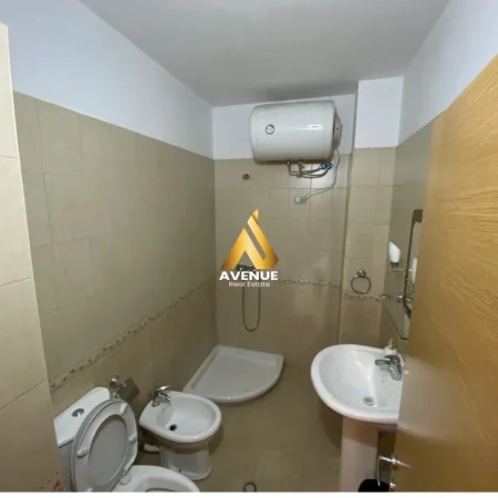 Tirane, jepet me qera apartament 2+1+Ballkon Kati 5, 90 m² 600 € (SIRI KODRA)