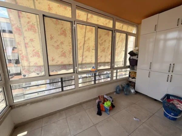 Tirane, shitet apartament 2+1+Ballkon Kati 6, 98 m² 145.000 € (RRUGA SOKRAT MIHO, UNAZA E RE)