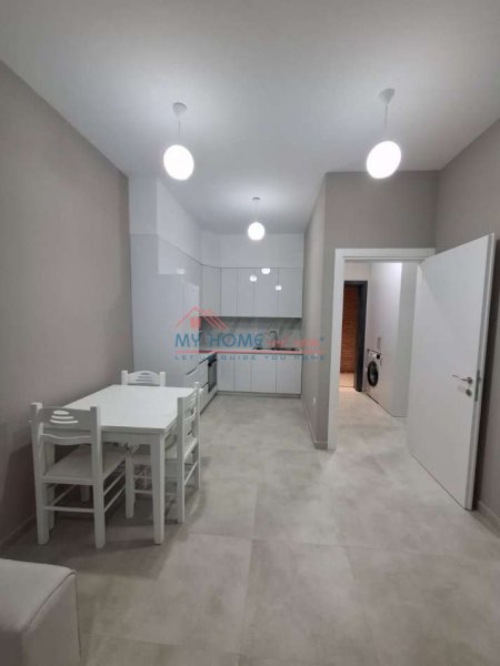 Tirane, jepet me qera apartament 1+1+Ballkon Kati 6, 60 m² 600 € (Amerikan 3)