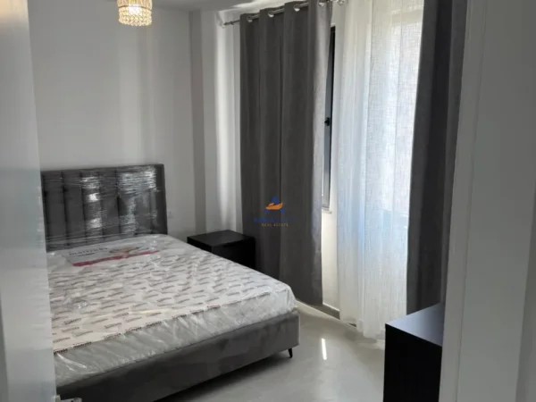 Tirane, jepet me qera apartament 1+1+Ballkon Kati 7, 70 m² 500 € (RRUGA TEODOR KEKO, UNAZA E RE)