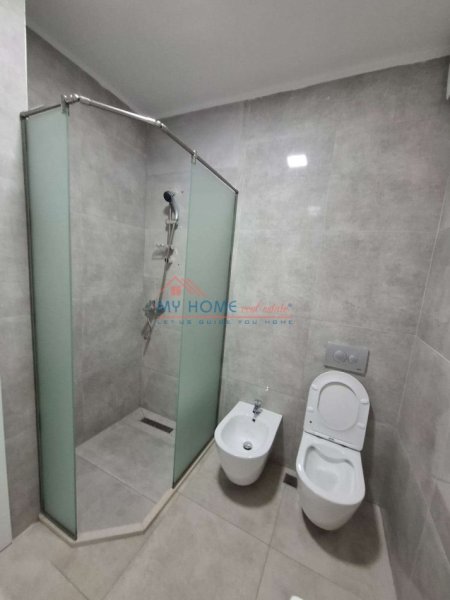 Tirane, jepet me qera apartament 1+1+Ballkon Kati 6, 60 m² 600 € (Amerikan 3)