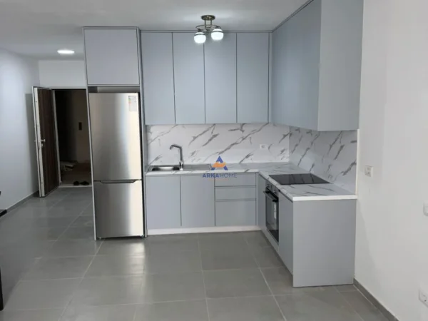 Tirane, jepet me qera apartament 2+1+Ballkon , 110 m² 700 € (RRUGA TEODOR KEKO)