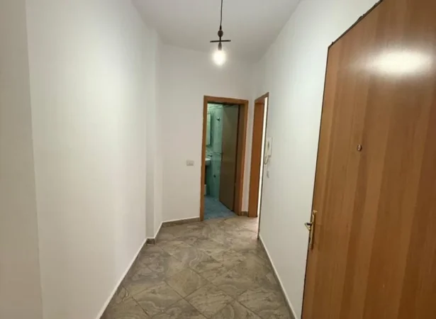 Tirane, shitet apartament 1+1+Ballkon Kati 3, 45 m² 110.000 € (Pazari i Ri)