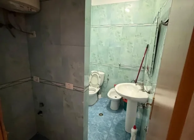 Tirane, shitet apartament 1+1+Ballkon Kati 3, 45 m² 110.000 € (Pazari i Ri)