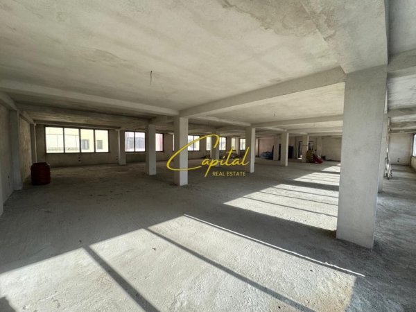 Tirane, jepet me qera ambjent biznesi Kati 4, 450 m² 1.500 € (RRUGA IRFAN TOMINI)