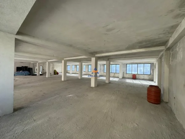 Tirane, jepet me qera ambjent biznesi Kati 4, 450 m² 1.500 € (JEPET ME QERA AMBIENT BIZNESI •450M2 •KATI I 4 • OPEN SPACE •KATI I 2-TE DHE 3-TE FUNKSIONOJNE SI PALESTER •I PERSHTASHEM PER ZYRE,MAGAZINE TE LEHTE QENDER TRANJIMI,FASNOER...