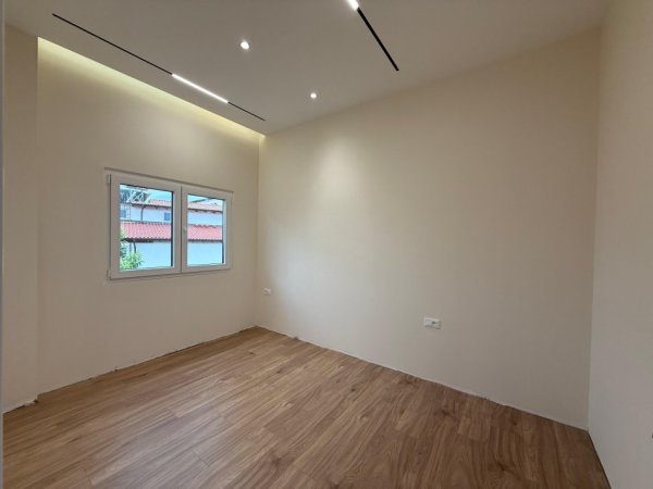 Tirane, shitet apartament 1+1+Ballkon Kati 2, 60 m² 98.455 € 
