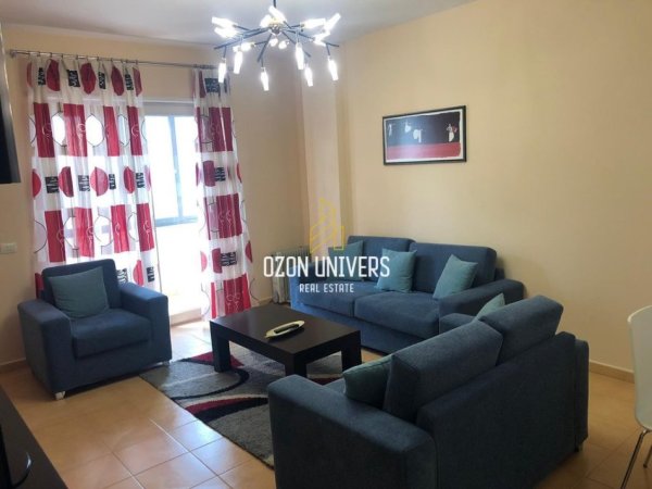 Tirane, jepet me qera apartament 2+1 Kati 3, 100 m² 850 € (Rruga Sales)
