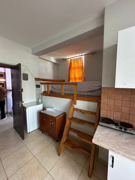 Tirane, jepet me qera garsonier Kati 2, 35 m² 