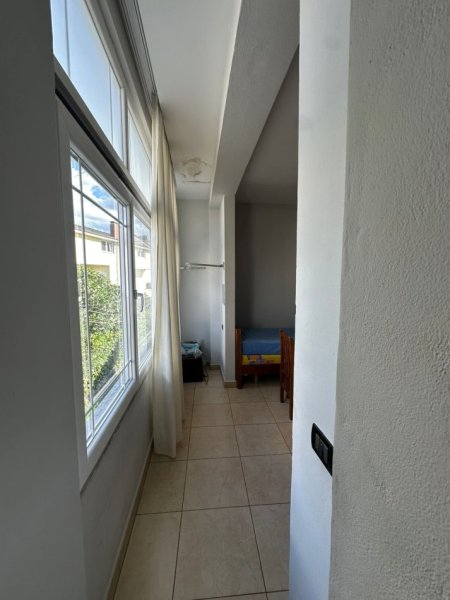 Tirane, jepet me qera garsonier Kati 2, 35 m² 