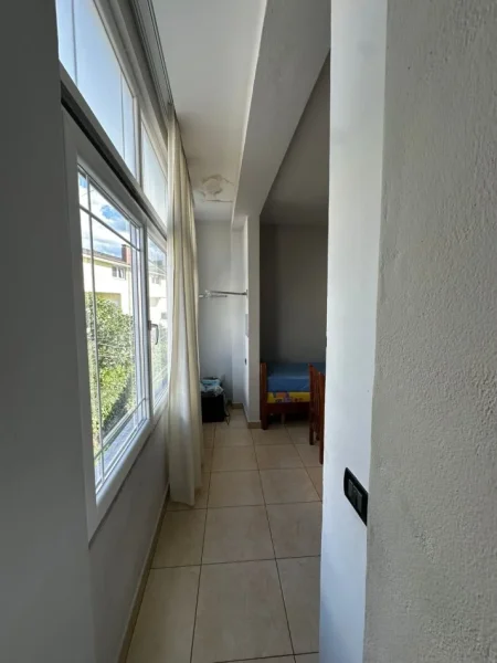 Tirane, jepet me qera garsoniere, 35 m²