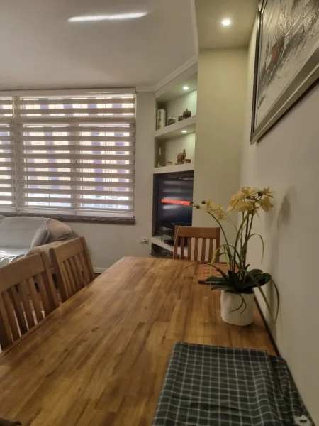 Tirane, shitet apartament 2+1+Ballkon Kati 6, 177.000 € 