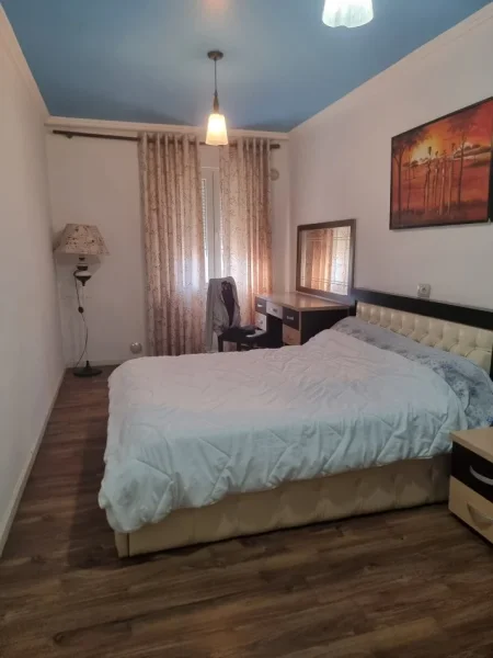 Tirane, shitet apartament 2+1+Ballkon Kati 6, 177.000 € 