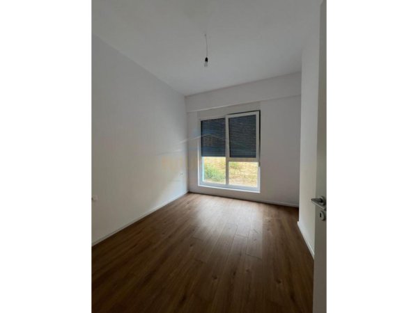 Tirane, jepet me qera apartament 1+1 Kati 1, 45 m² 350 € (Fresku)