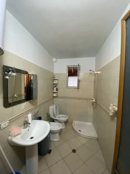 Shkembi Kavajes, shitet nga Pronari, pa-komision shtepi 1+1+Aneks+Ballkon Kati 4, 61 m² 160.000 € (Rruga Danubi Shkembi Kavajes)