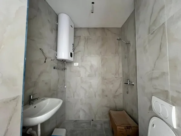 Tirane, shitet apartament 2+1+Ballkon Kati 5, 103 m² 350.000 € (Lake View Residence - Tiranë)