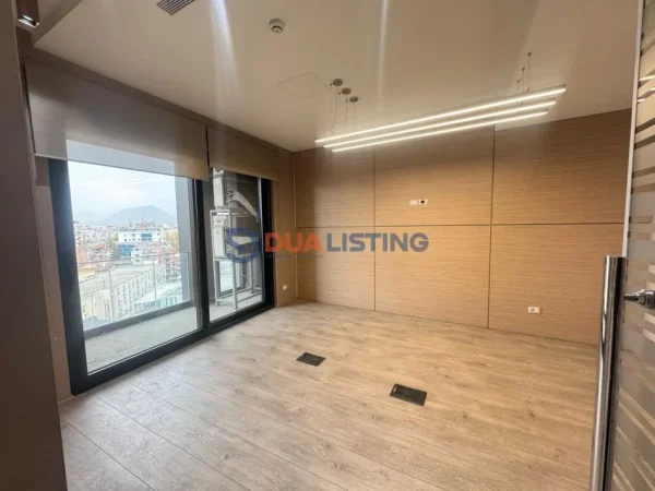 Tirane, shitet apartament 2+1+Ballkon Kati 8, 146 m² 490.000 € (Rruga e Elbasanit)