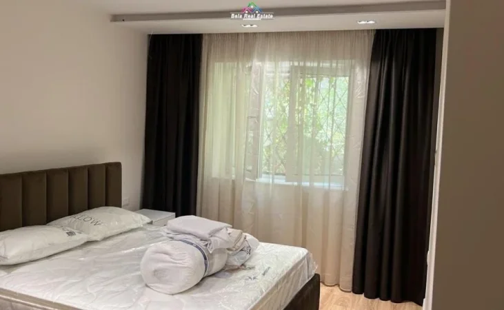 Tirane, jepet me qera apartament 2+1 Kati 1, 90 m² 1.000 € (prane Galerise)
