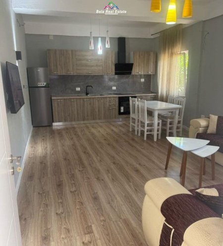 Tirane, jepet me qera Vile 2+1 Kati 1, 100 m² 350 € (prane Depove te Ujit)