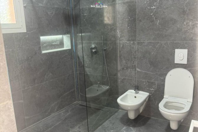 Tirane, jepet me qera Vile 2+1 Kati 1, 100 m² 350 € (prane Depove te Ujit)